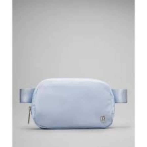 Lululemon Everywhere Belt Bag 1 L, NWT - Picture 1 of 4
